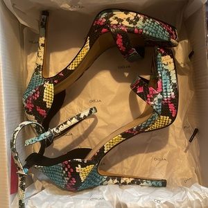 NBW brand new size 7.5 Women, Aldo heel rainbow color platform shoes